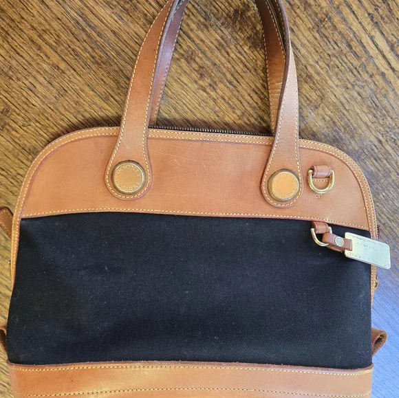 Vintage Dooney & Bourke No. B06640 Cabriolet Zip Satchel in black canvas - Picture 2 of 13